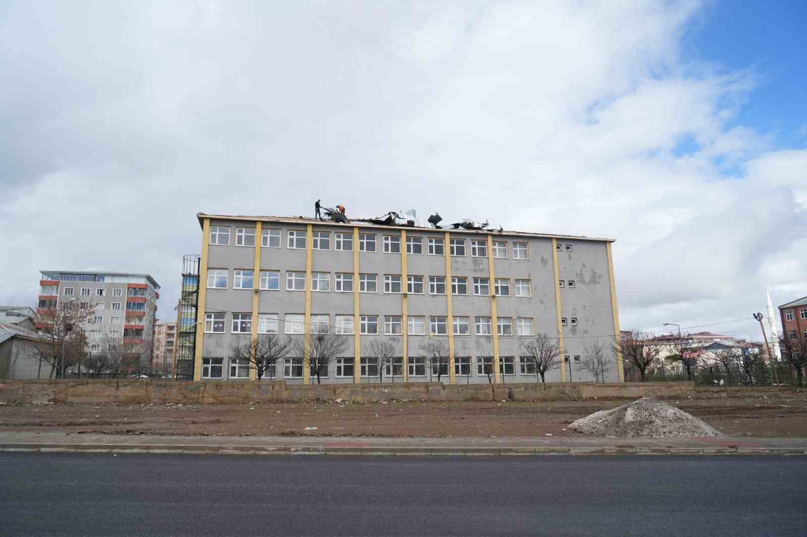 musta firtina okul catisini ucurdu egitime ara verildi 2 rXlEAWBC