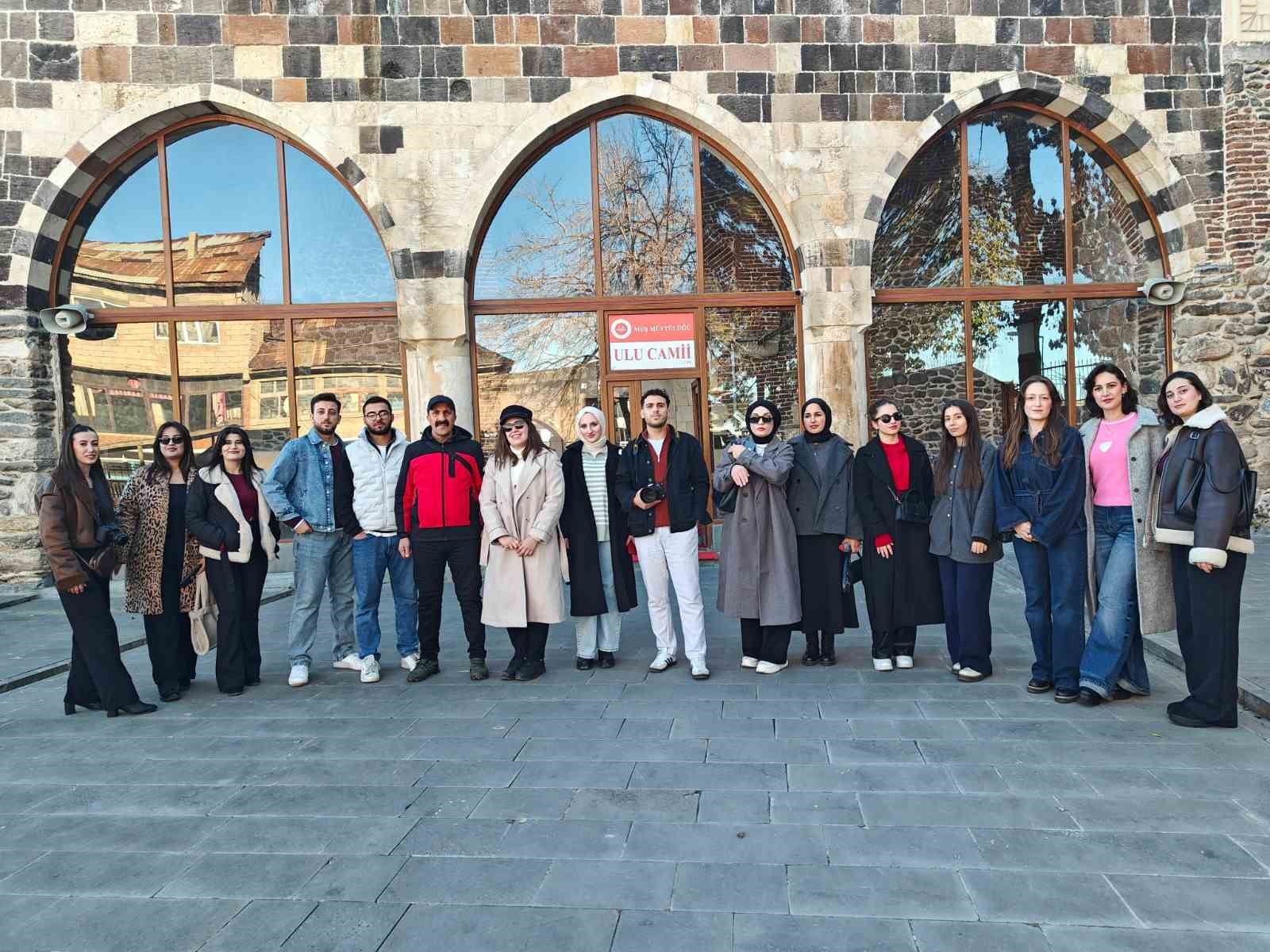 musta fotografcilik kursiyerleri tarihi ve kulturel mek nlarini fotografladi 0 ksrmaj6C