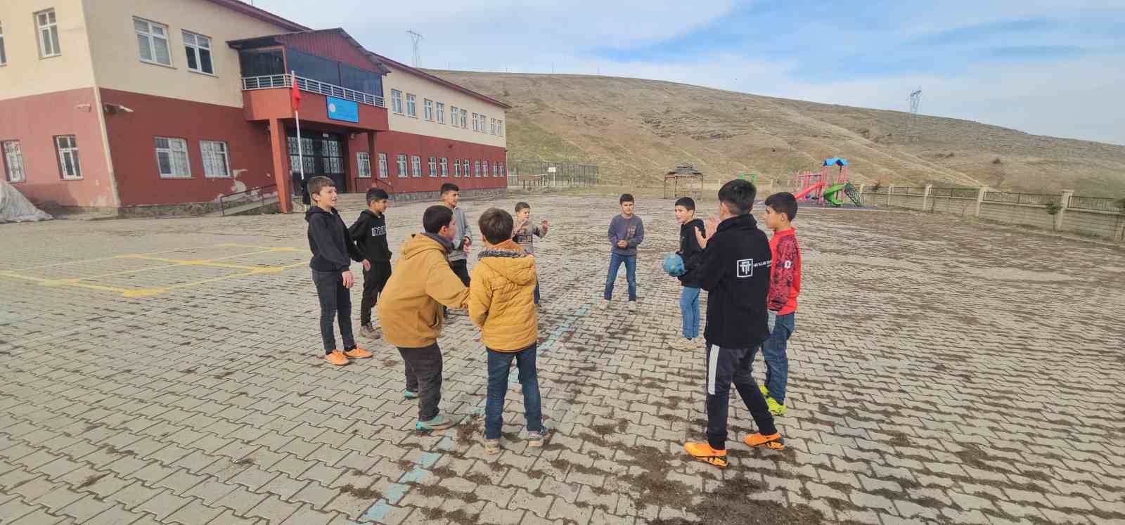 musta geleneksel oyunlar yasatiliyor 0 RuQ83fqU