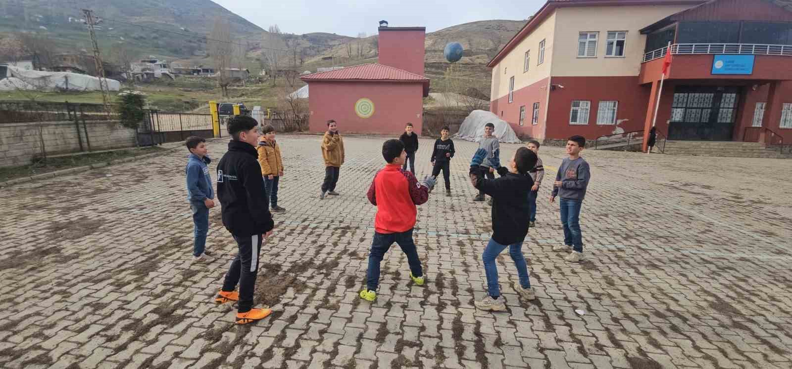 musta geleneksel oyunlar yasatiliyor 1 GTiPz7Wl