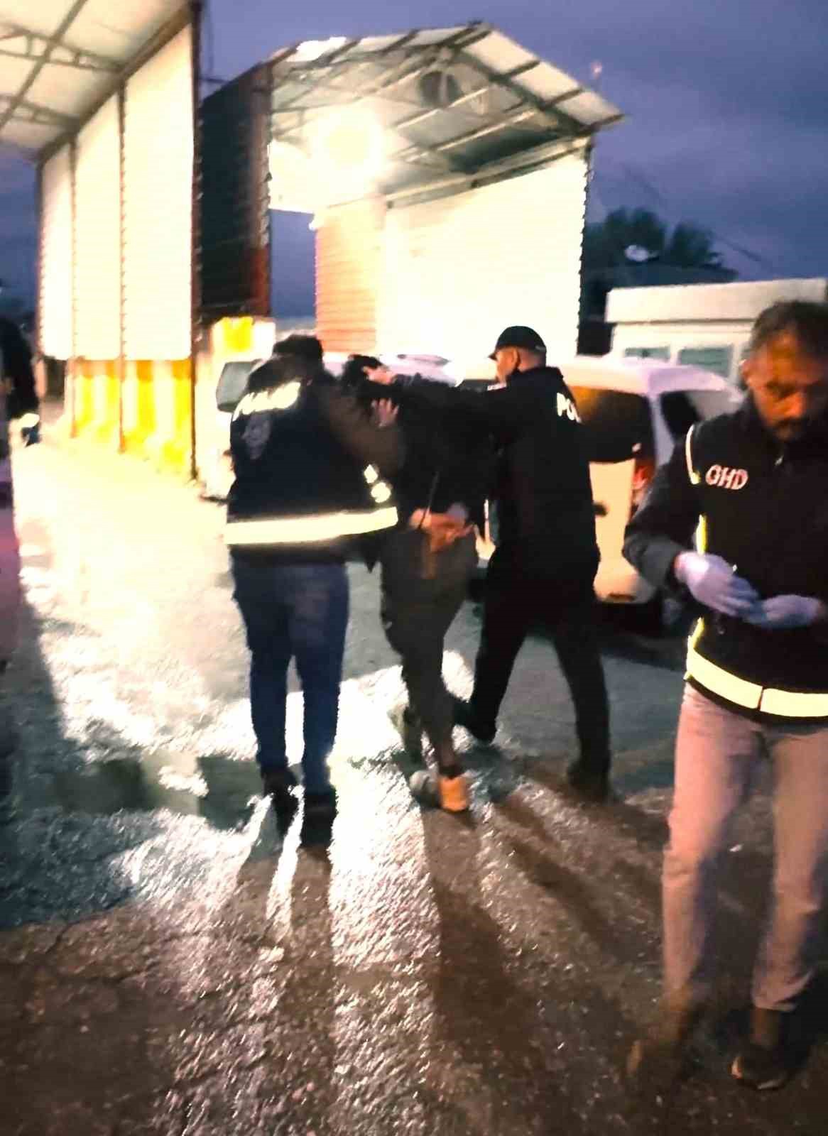 Muş’ta göçmen kaçakçılığı operasyonu: 2 organizatör tutuklandı 5 musta gocmen kacakciligi operasyonu 2 organizator tutuklandi 1 BrjAAWeF