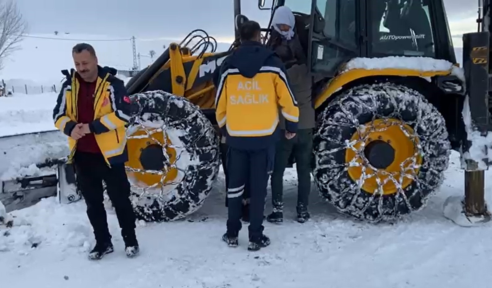 musta hasta ambulansa is makinesiyle ulastirildi 2 mYnDcyms
