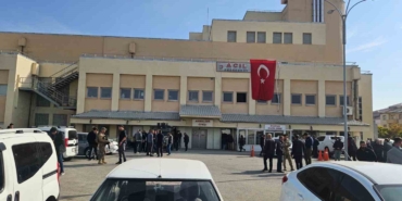musta-iki-kardese-silahli-saldiri-1-olu-1-yarali-QkcmEf89.jpg