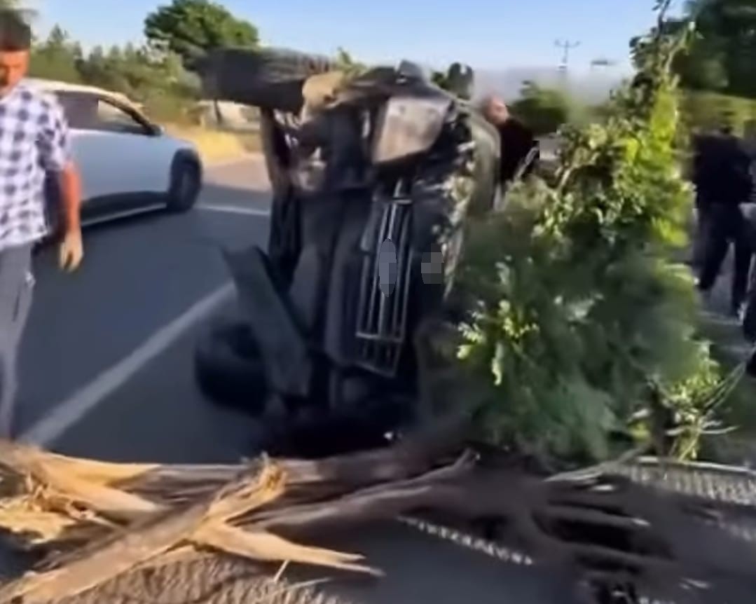 musta il ozel idaresine ait arac takla atti 1 yarali 3 XpuACwmX