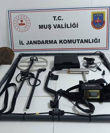 musta-kacak-kazi-operasyonu-4-kisi-gozaltina-alindi-iYIUdtbO.jpg