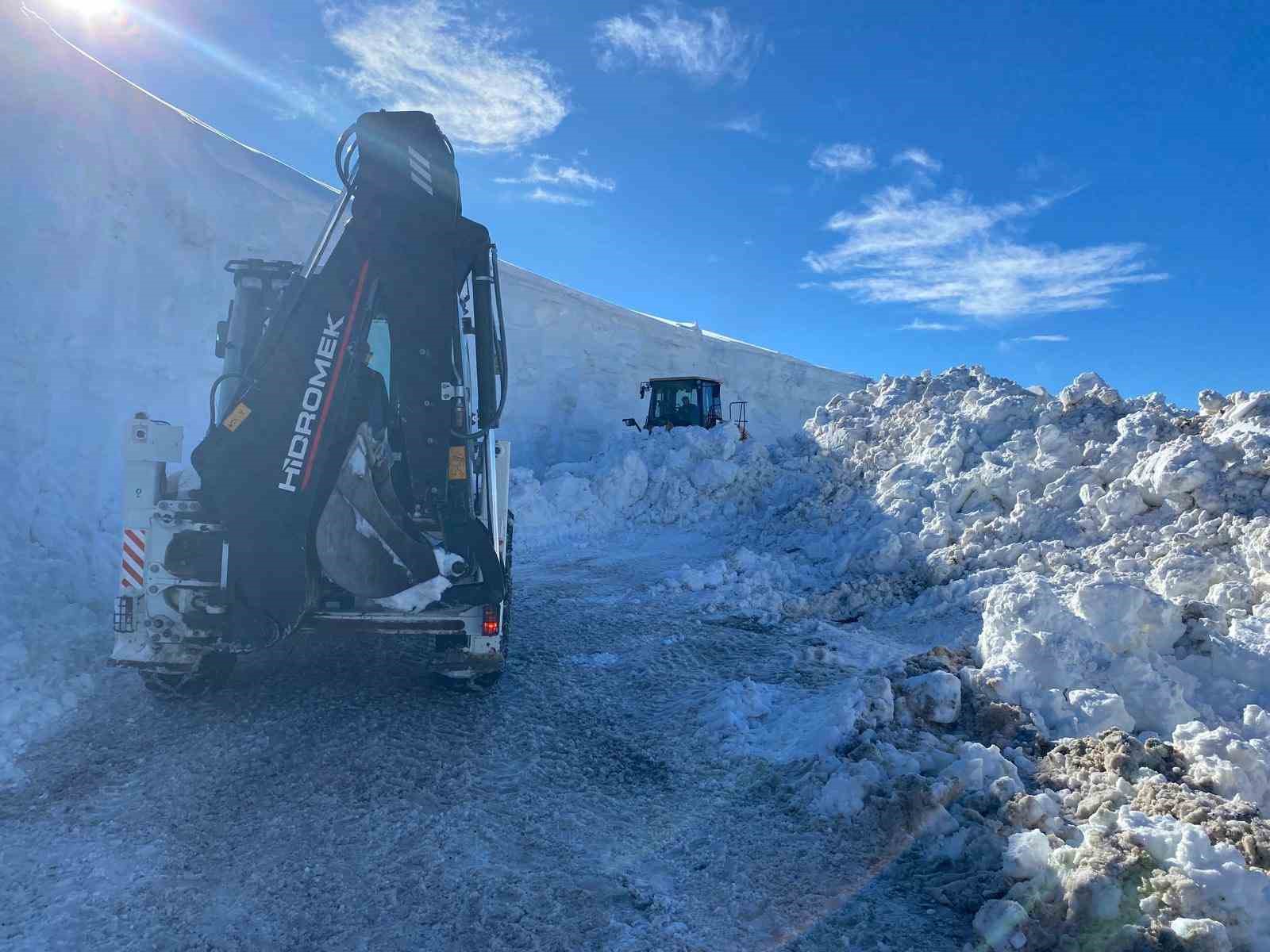 musta kapanan tum koy yollari ulasima acildi 1 33m22WIH