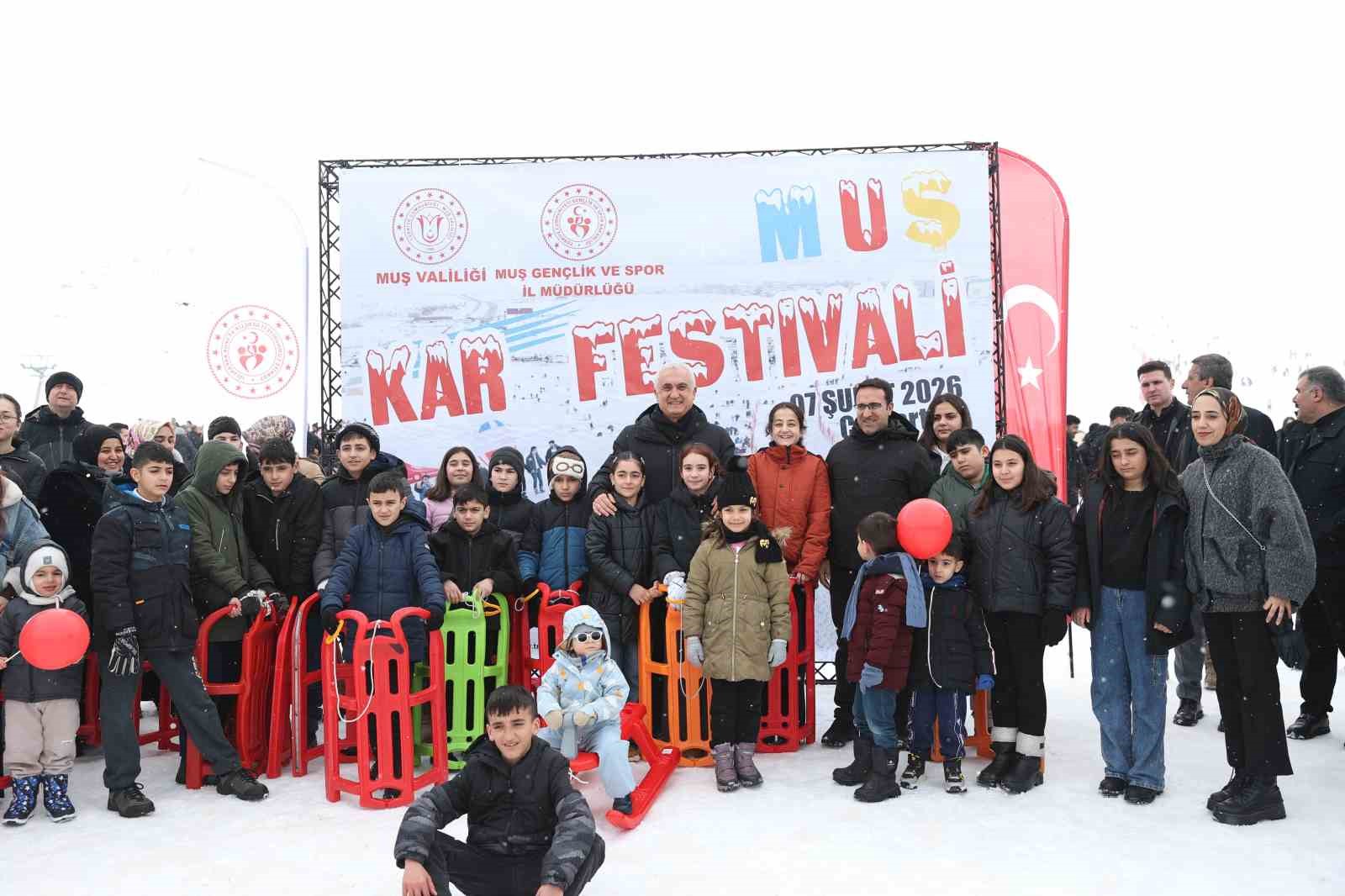 musta kar festivali renkli goruntulere sahne oldu 9 d2By7ZyU