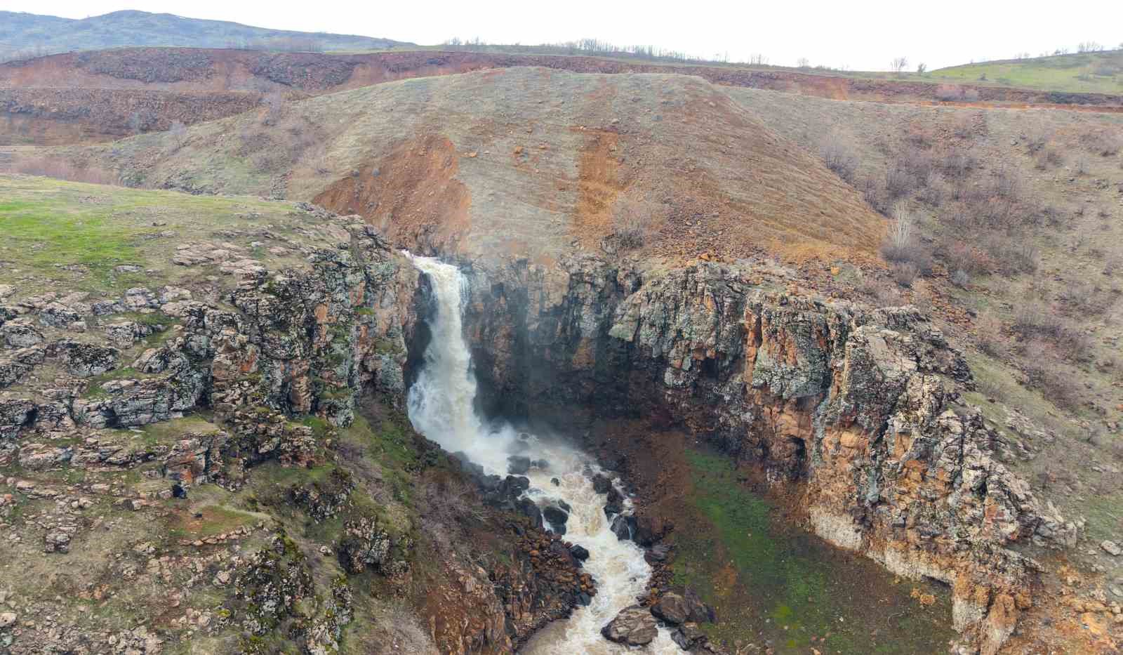 musta kar sularinin erimesi ile selale ve akarsular costu 4 cztcCnfE