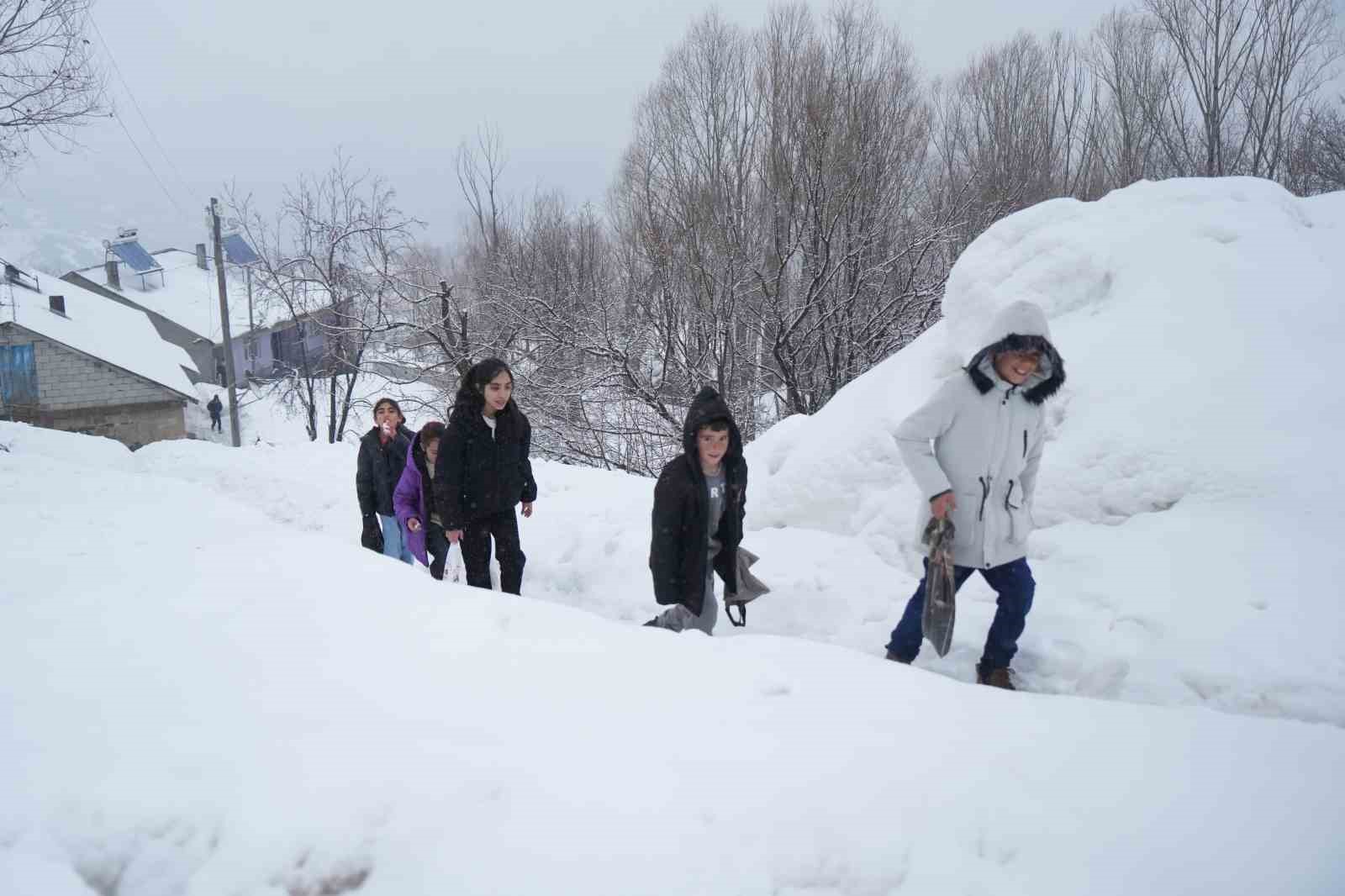 Muş’ta kar üstünde bayram sevinci 7 musta kar ustunde bayram sevinci 3 c5HQmtAU