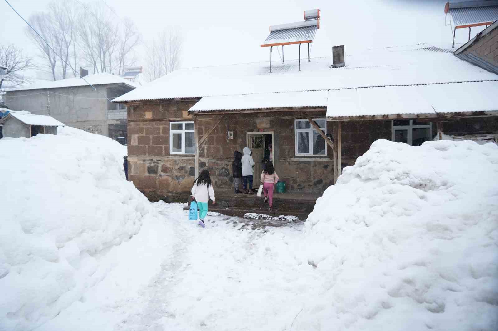 Muş’ta kar üstünde bayram sevinci 8 musta kar ustunde bayram sevinci 4 9JaeX6yD