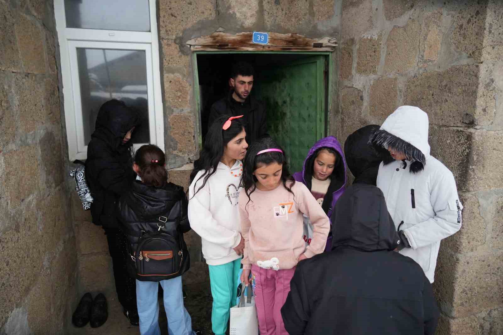 Muş’ta kar üstünde bayram sevinci 9 musta kar ustunde bayram sevinci 5