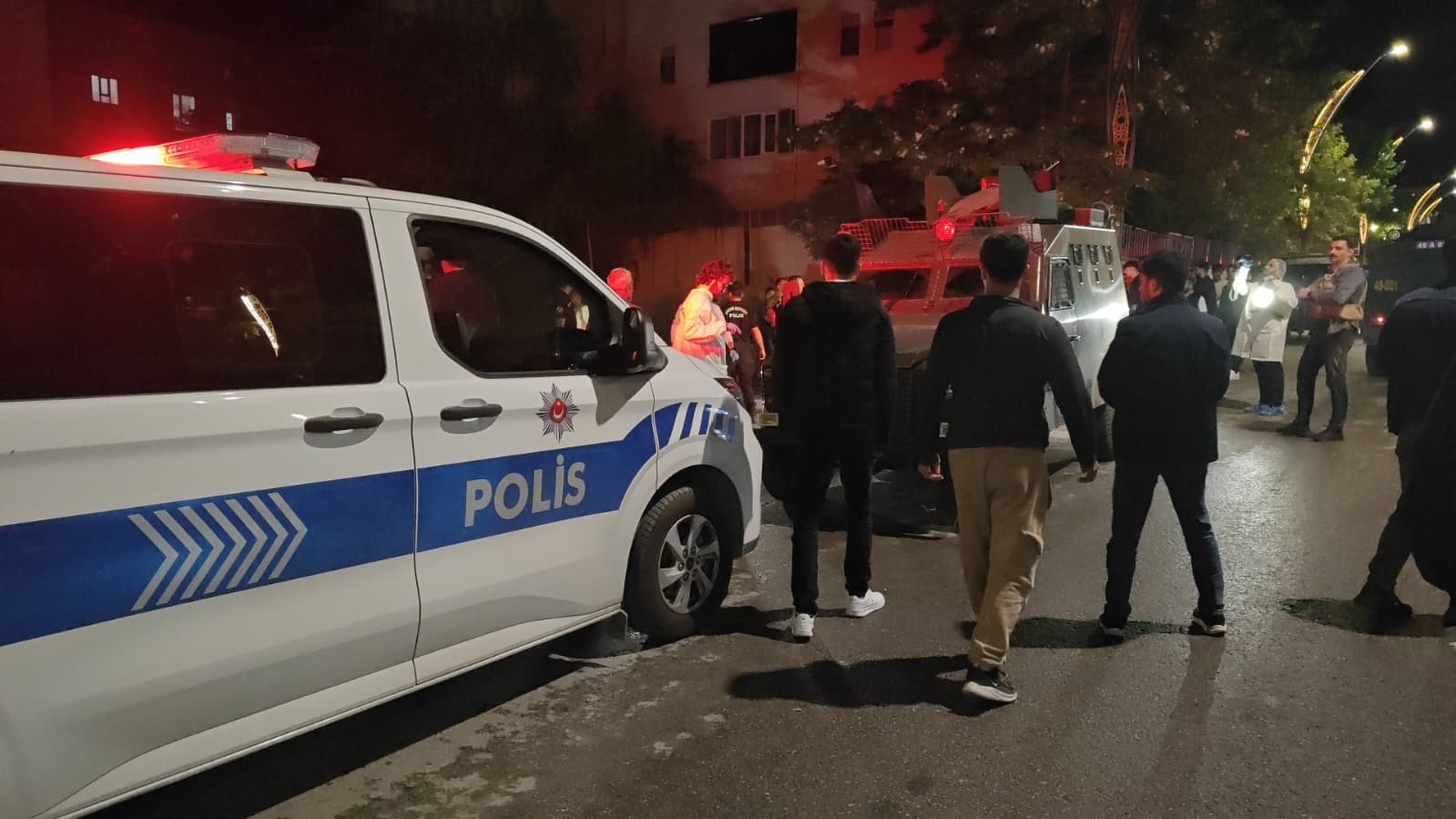 Muş’ta kardeşini ve polisi yaralayan şüpheli operasyonla etkisiz hale getirildi 8 musta kardesini ve polisi yaralayan supheli operasyonla etkisiz hale getirildi 4 sFygTr1T