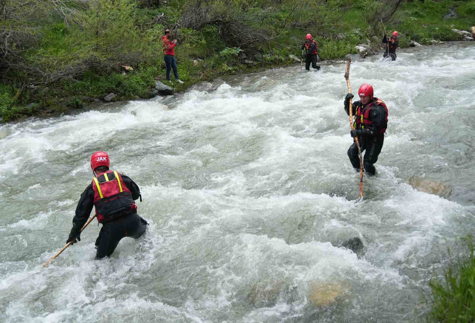 musta kaybolan gulsima yildiz icin arama calismalari suruyor 3 hkn3PgHP