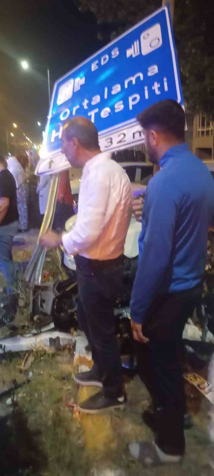 musta kontrolden cikan otomobil dehset sacti 1i agir 3 yarali 0