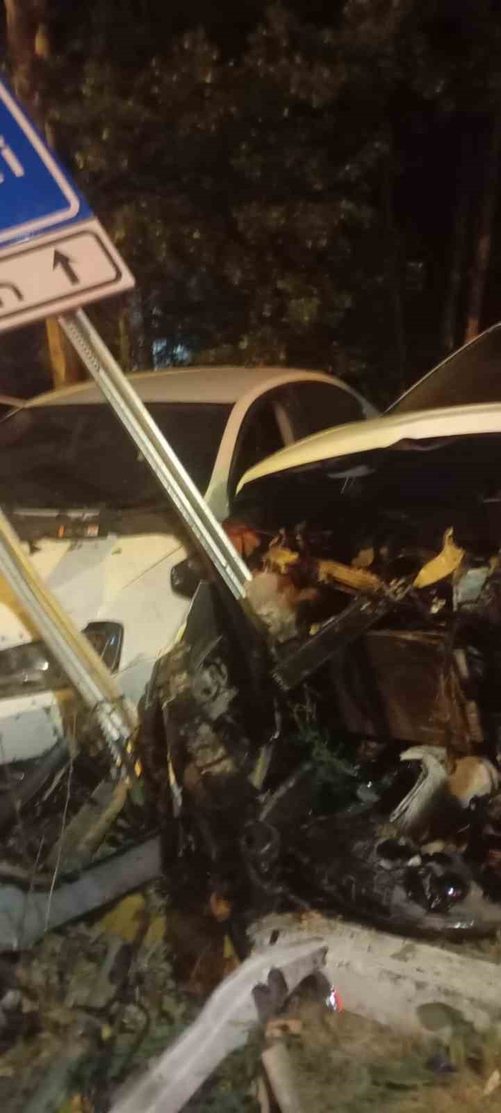 musta kontrolden cikan otomobil dehset sacti 1i agir 3 yarali 2 Q3rGJNlN