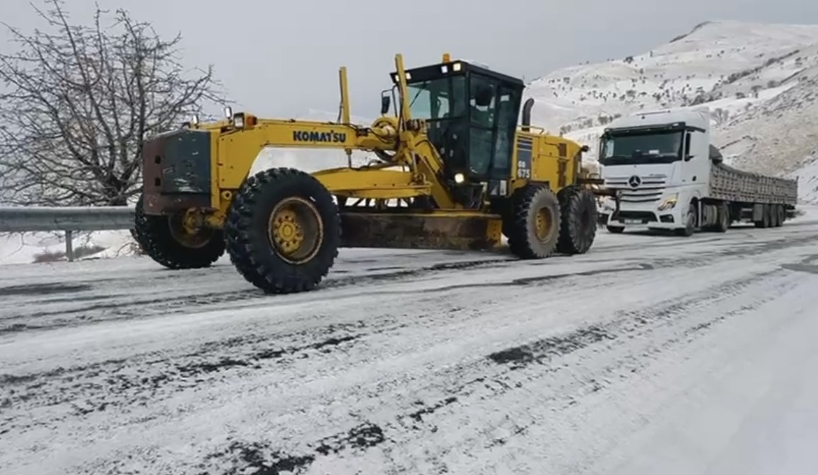 musta mahsur kalan 20 arac kurtarildi 1 gCeVENfQ