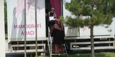 musta-mobil-mamografi-araciyla-koy-koy-ucretsiz-kanser-taramasi-yapiliyor-FHNy5MTb.jpg