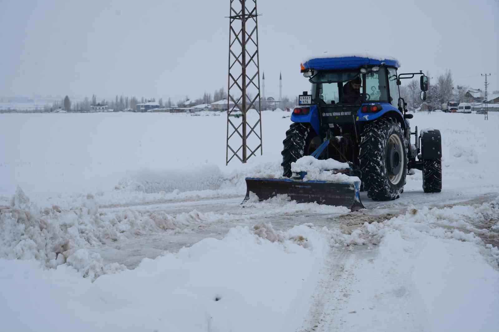 musta muhtarin gonullu kar mesaisi takdir topladi 2 Y2N8cGlf