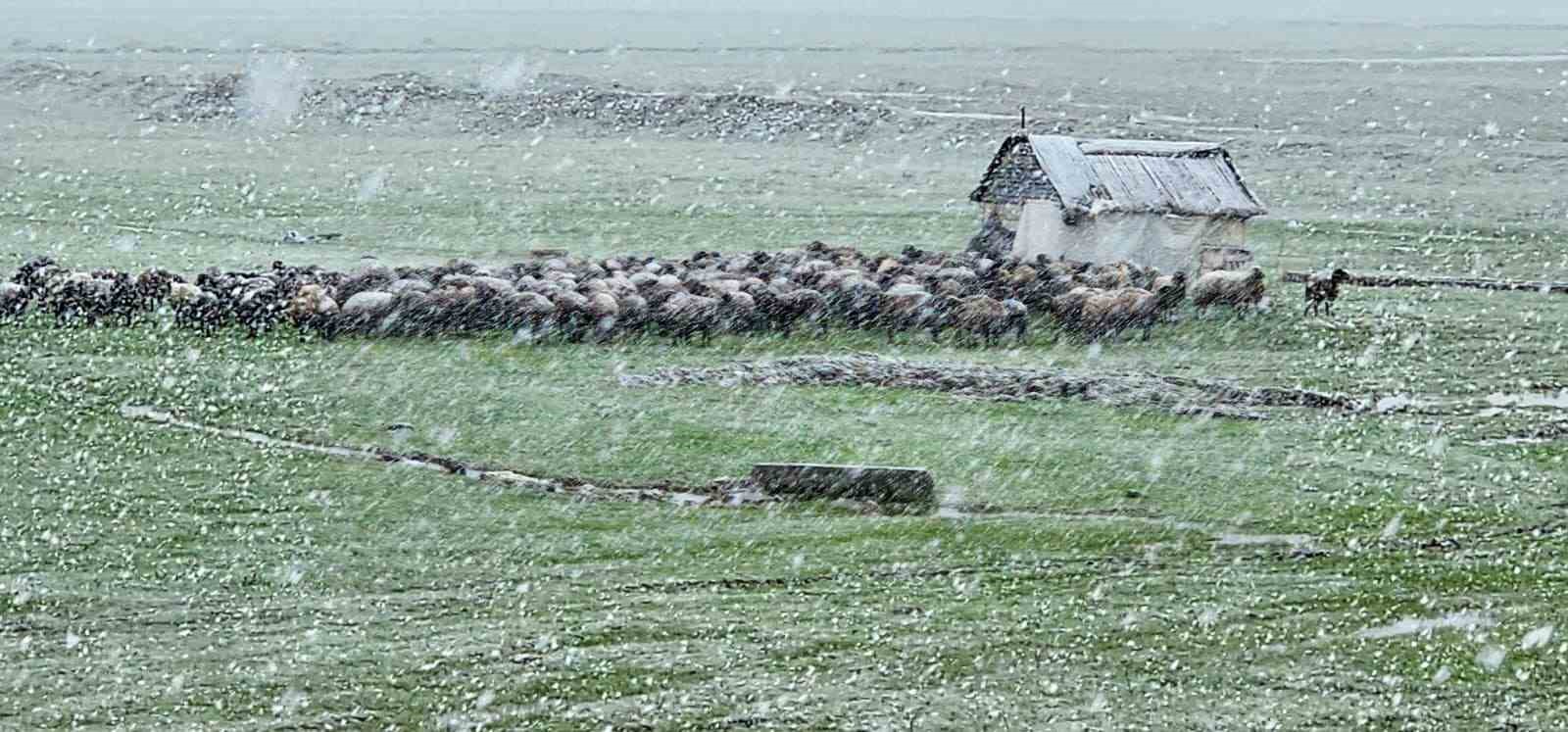 musta nisan kari etkisini surduruyor 22 koy yolu ulasima kapandi 0
