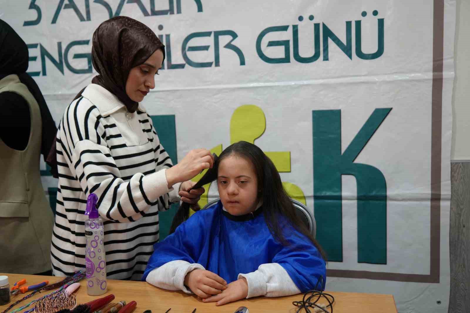 musta ozel cocuklara kuafor surprizi 1 9uHd5tgu