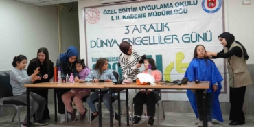 musta-ozel-cocuklara-kuafor-surprizi-CUTYNiHW.jpg