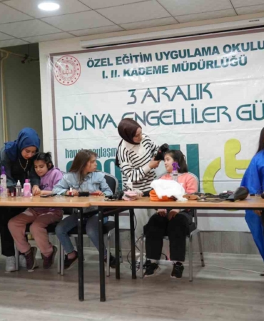 musta-ozel-cocuklara-kuafor-surprizi-CUTYNiHW.jpg