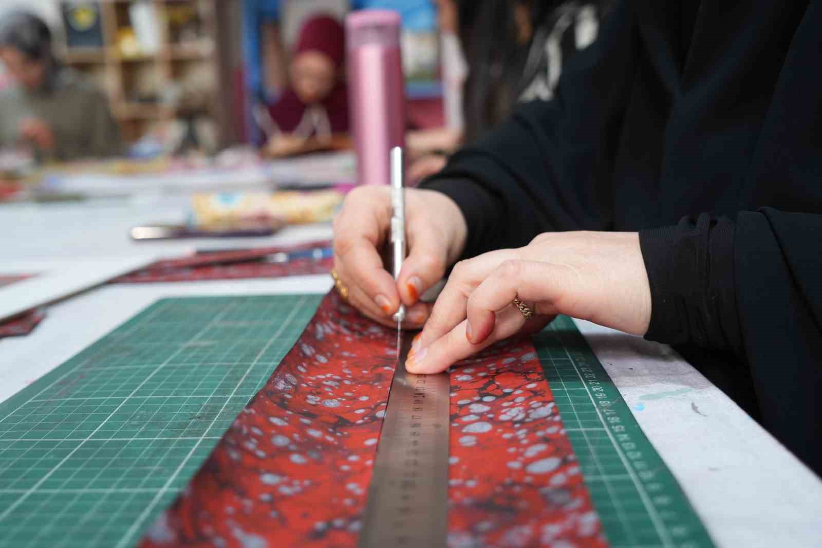 musta sehit yakinlari ve gazilere yonelik ebru kursu yogun ilgi gordu 5 d6aYsEit