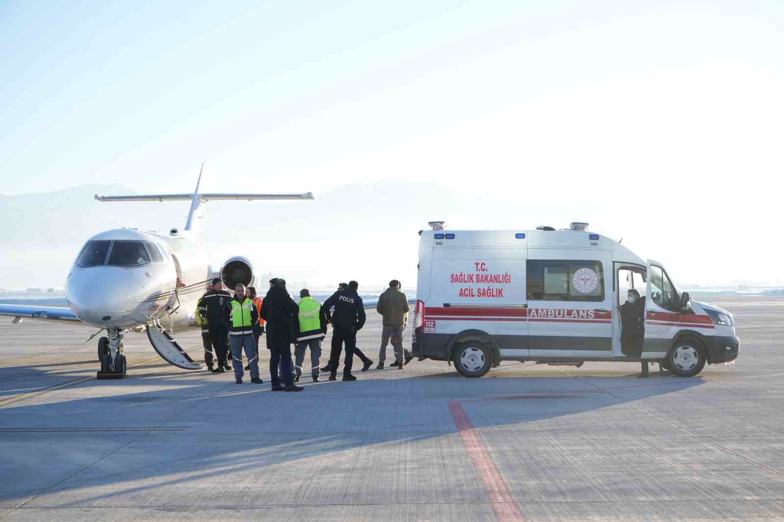 musta tedavi goren hasta ucak ambulansla ankaraya nakledildi 2 eICbUw7U