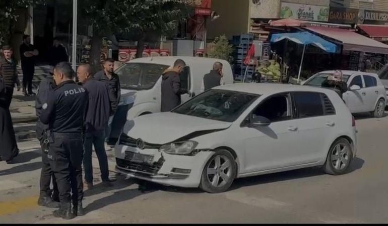 musta-trafik-kazasi-2-yarali-aDZLf6QN.jpg