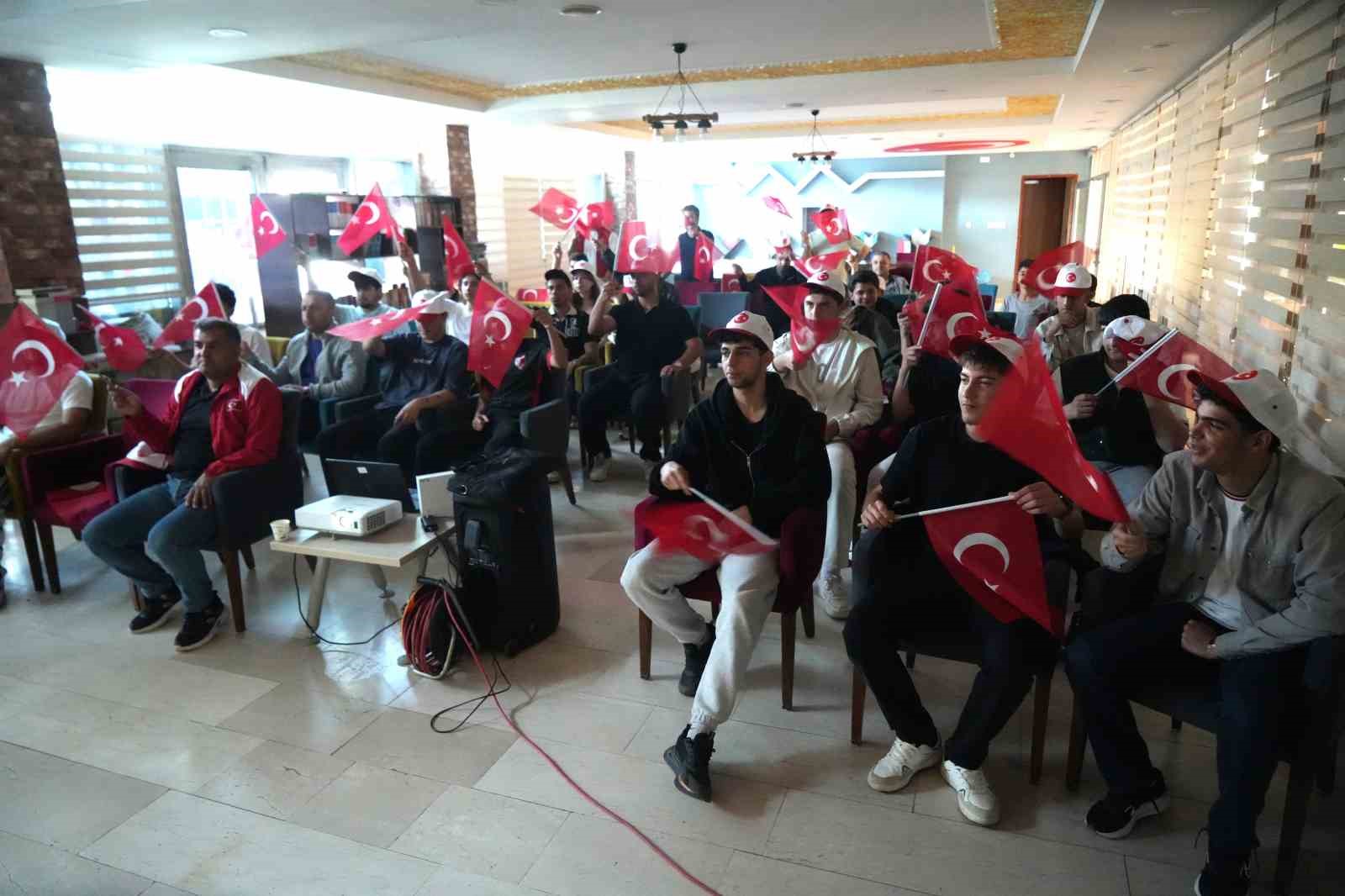 Muş’ta Türkiye-Avustralya maçı dev ekranda izlendi 5 musta turkiye avustralya maci dev ekranda izlendi 1 g6nUdEmT
