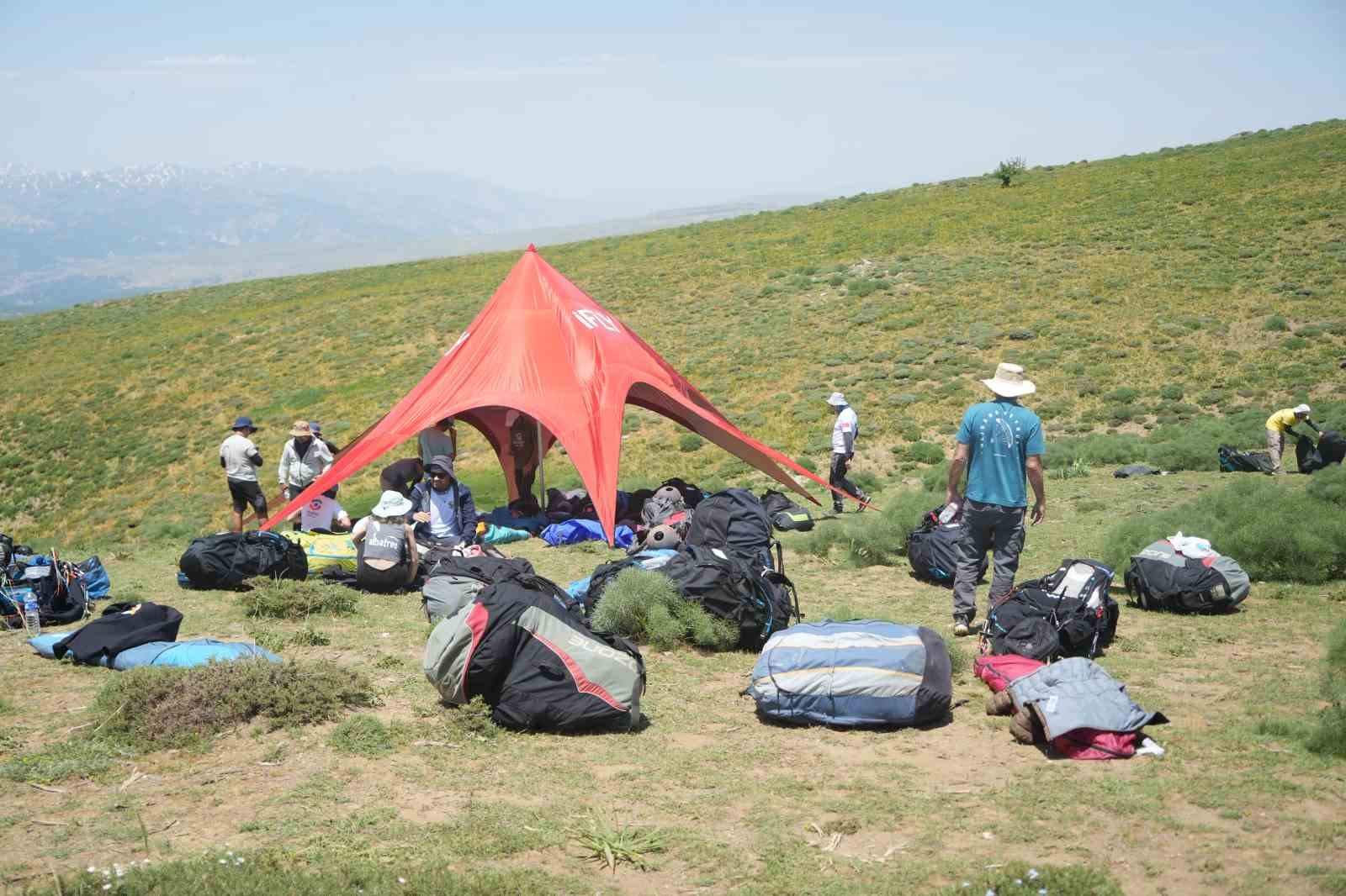 musta turkiye yamac parasutu mesafe yarismasi basladi 4 DdtPZOUe