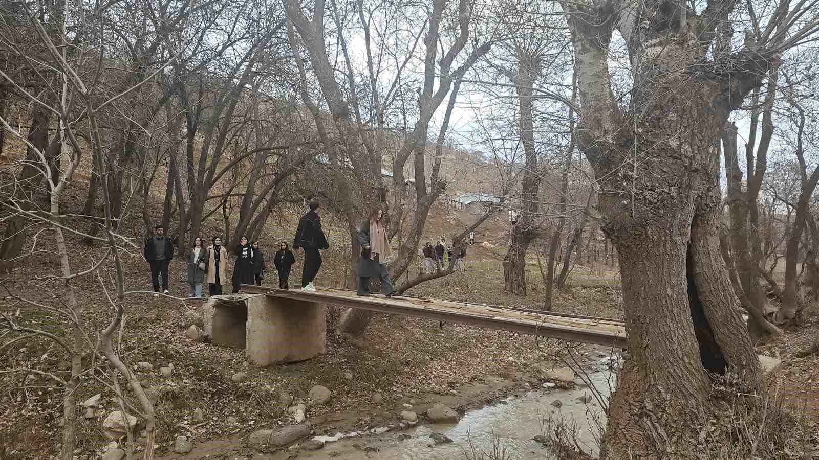 musta universite ogrencileri dogayi gezerek dengbejlik kulturuyle bulustu 2 ntjPkamj