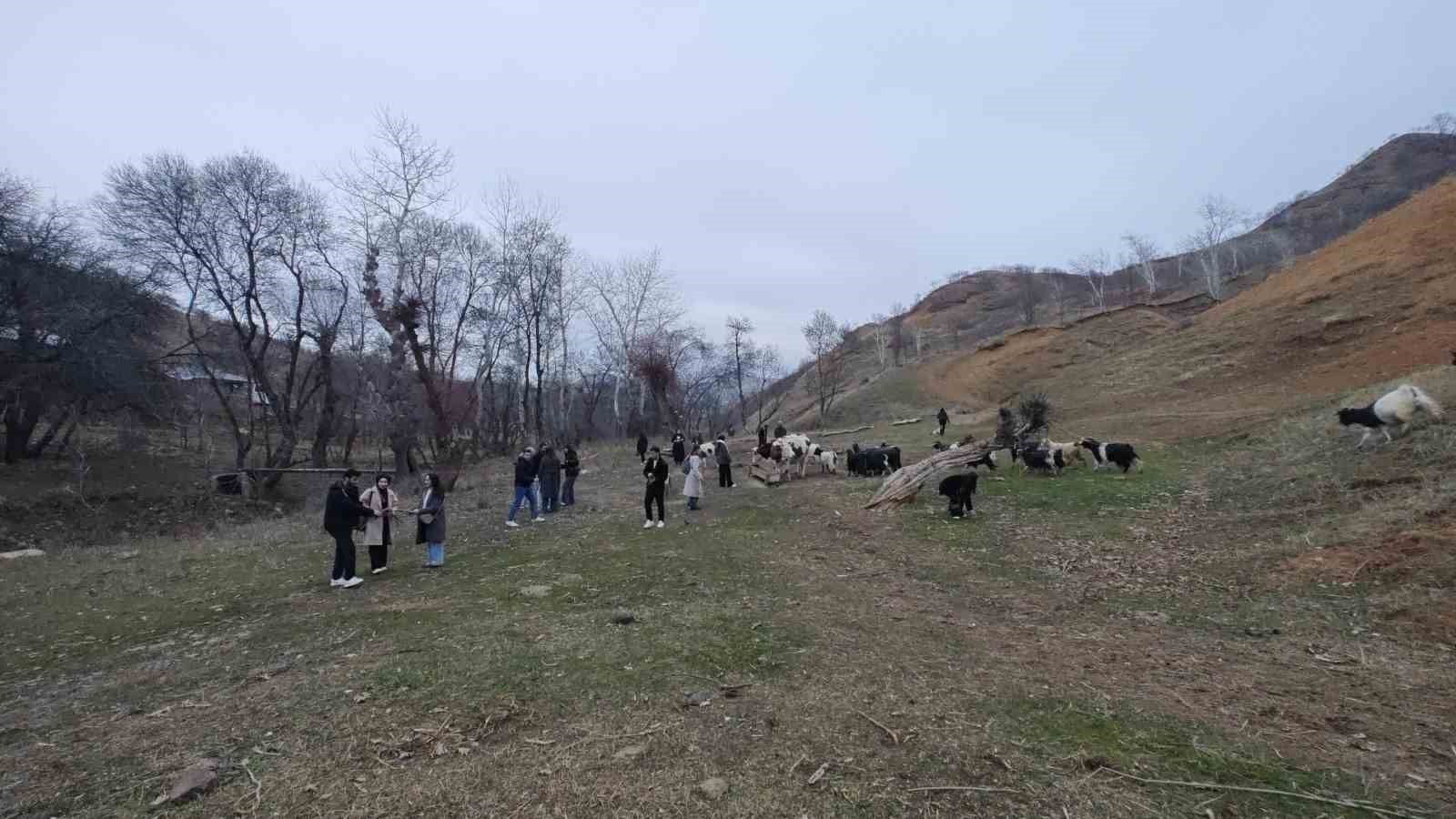 musta universite ogrencileri dogayi gezerek dengbejlik kulturuyle bulustu 3