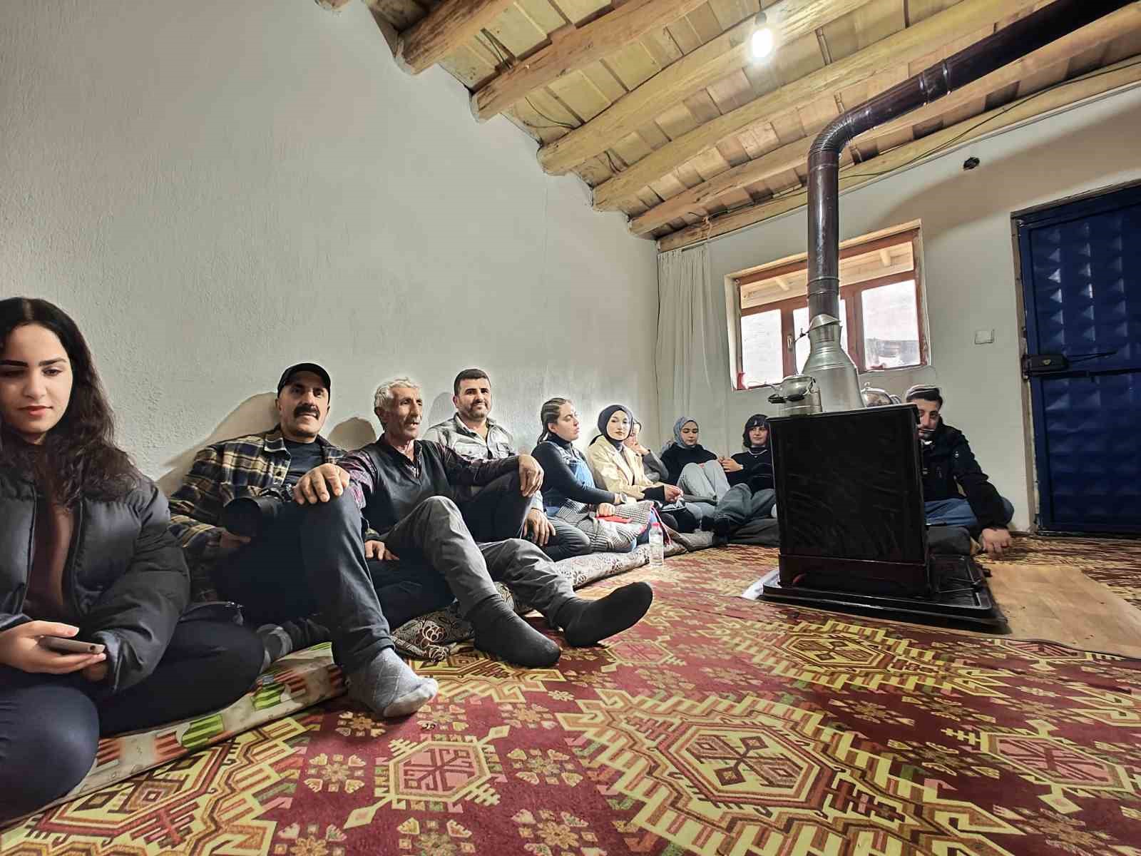 musta universite ogrencileri dogayi gezerek dengbejlik kulturuyle bulustu 7 TLJfceFR