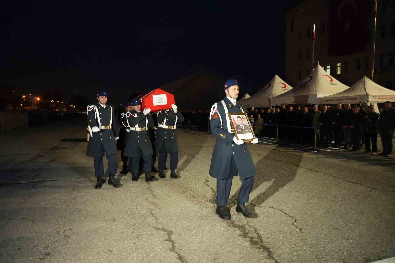 Muş’ta Üsteğmen Ali Kablan silah kazasında hayatını kaybetti 14 musta ustegmen ali kablan silah kazasinda hayatini kaybetti 10 yBNwr7p8
