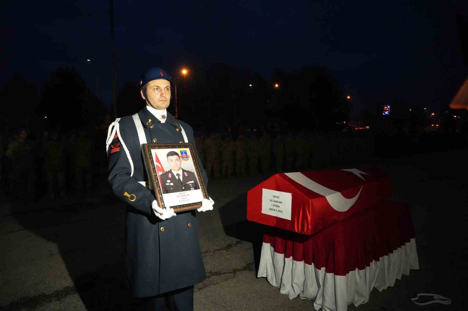 Muş’ta Üsteğmen Ali Kablan silah kazasında hayatını kaybetti 9 musta ustegmen ali kablan silah kazasinda hayatini kaybetti 5 OIfXC9F3