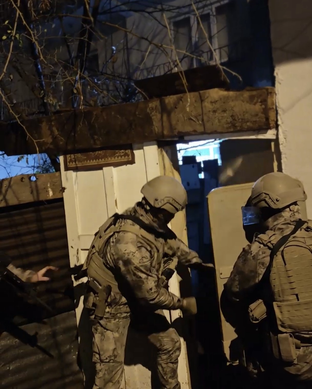 musta uyusturucu operasyonu 4 tutuklama 2 qnwUjncf