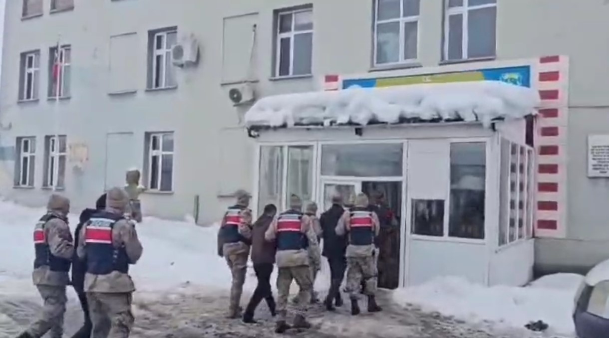 musta uyusturucu operasyonu 5 supheli tutuklandi 1 P8rHCyeL