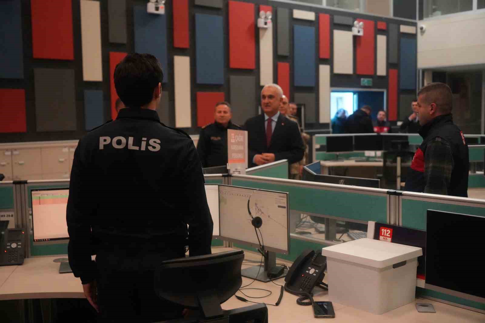musta yeni yil mesaisi vali cakir sahadaki ekipleri ziyaret etti 18 y9TLQkvQ