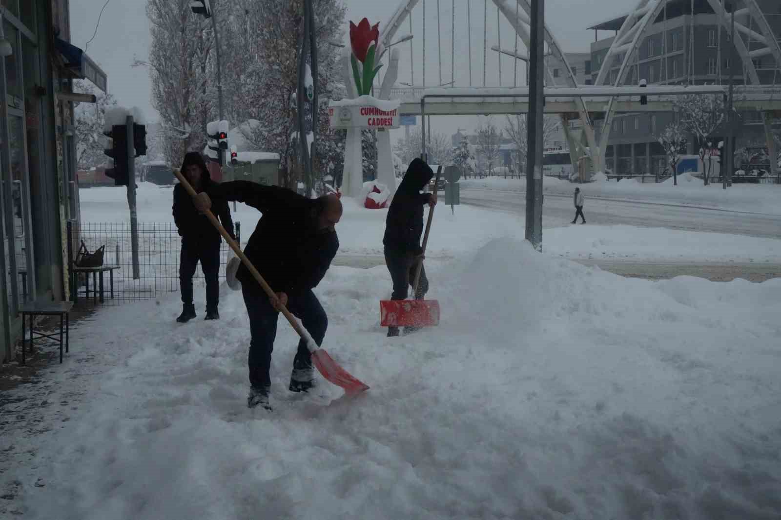 musta yogun kar yagisi hayati olumsuz etkiledi 5 SAkDjqUk