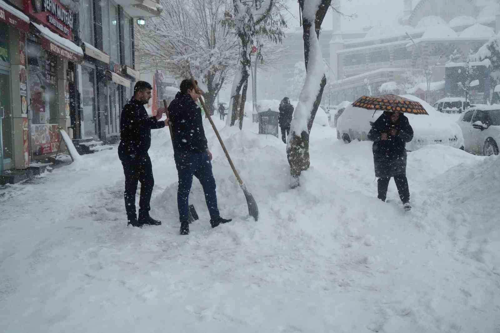 musta yogun kar yagisi hayati olumsuz etkiledi 7
