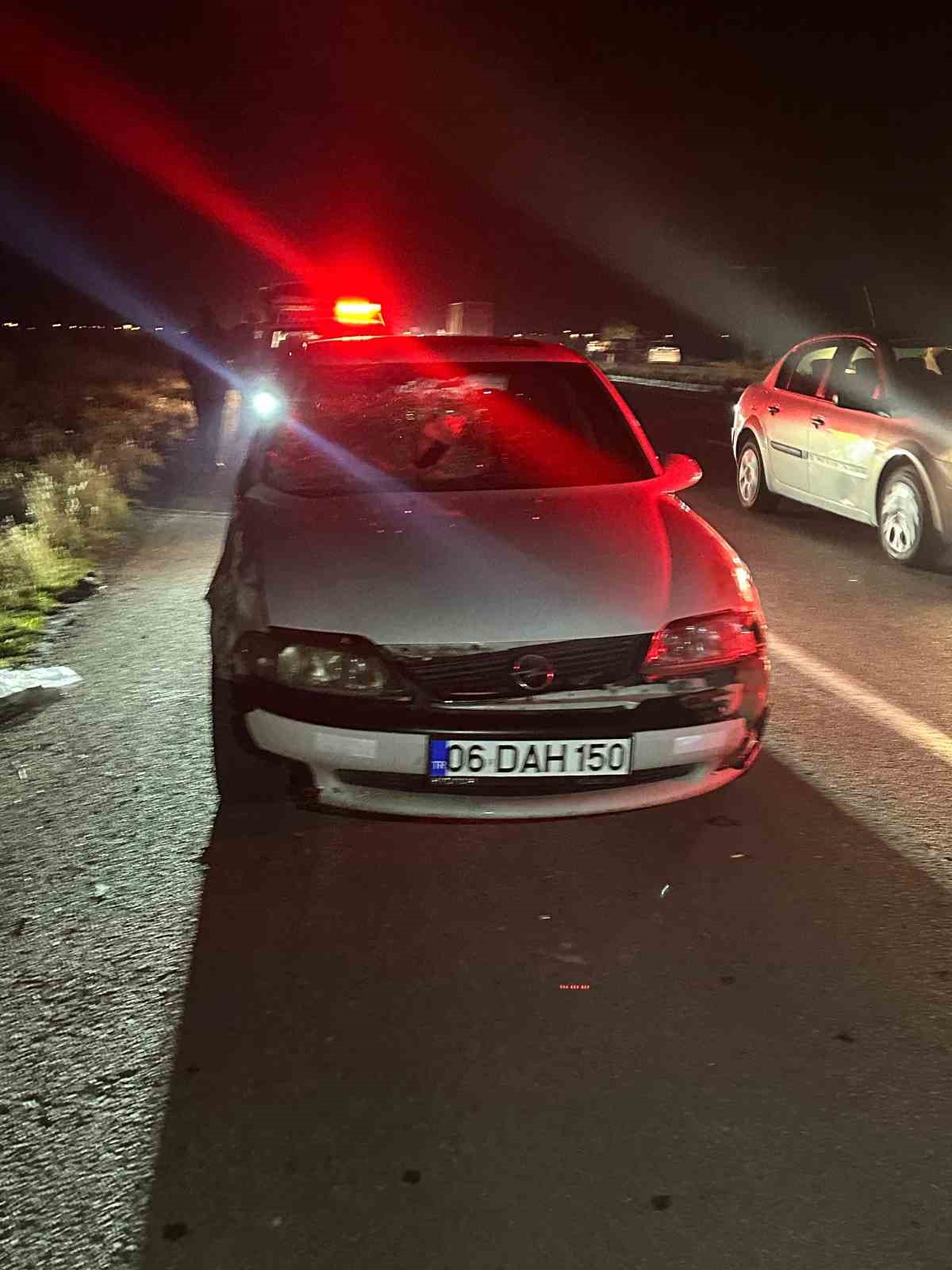 musta yola cikan inekler kazaya neden oldu 1 yarali 2 DuhTRHQM