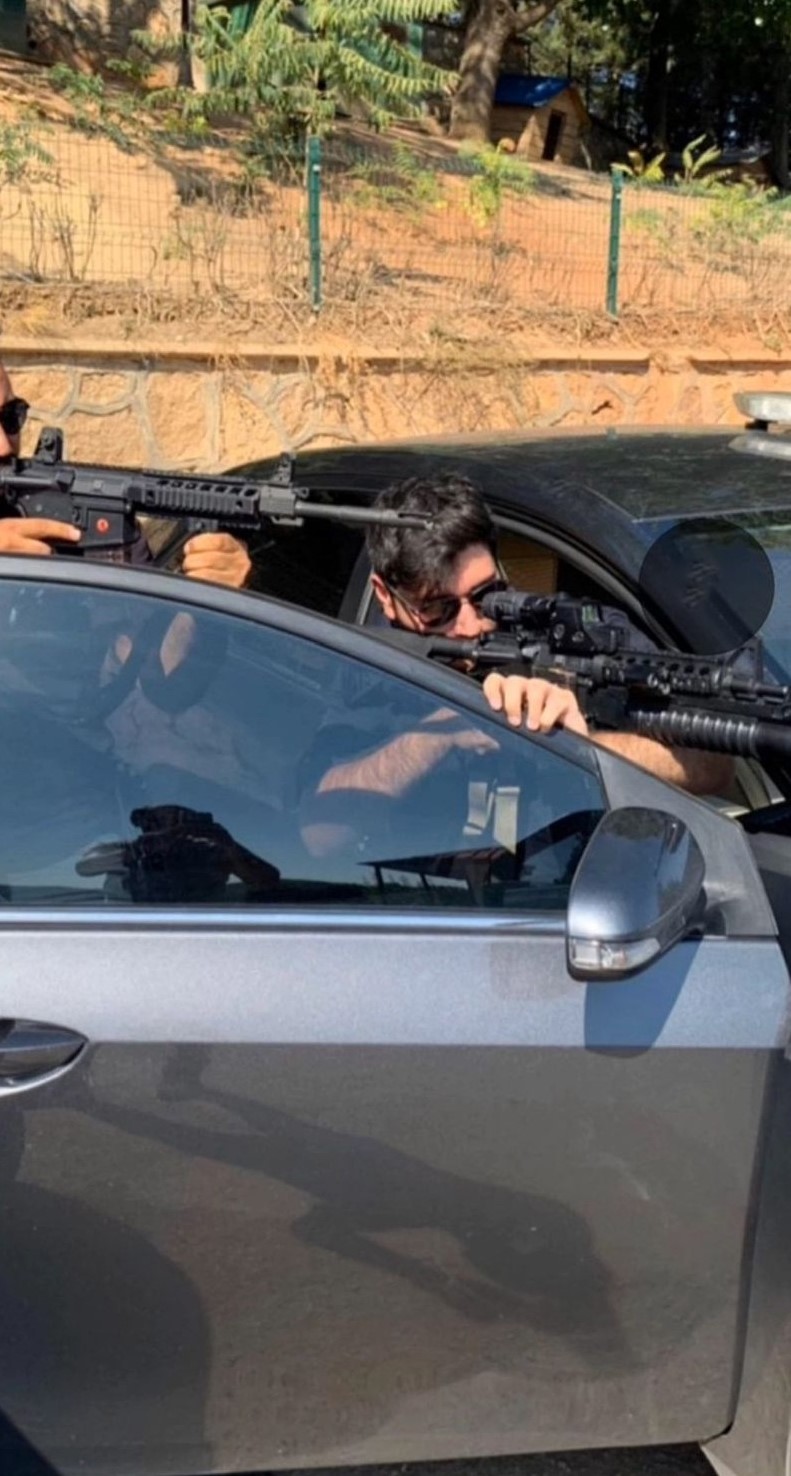 Mustafa Türkay Sonel’in uzun namlulu silahlarla çektiği fotoğraflar ortaya çıktı 4 mustafa turkay sonelin uzun namlulu silahlarla cektigi fotograflar ortaya cikti 0 tklkWQyH