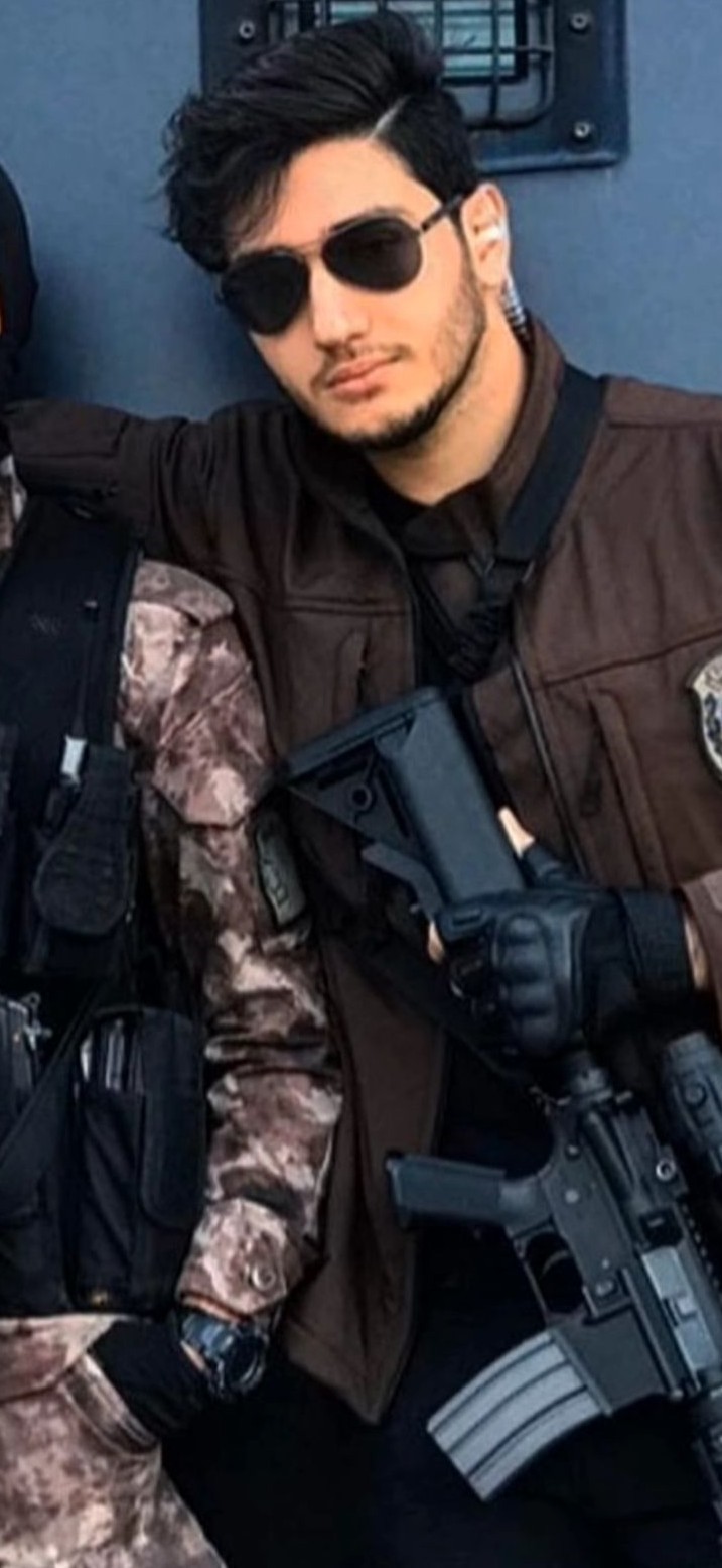 Mustafa Türkay Sonel’in uzun namlulu silahlarla çektiği fotoğraflar ortaya çıktı 6 mustafa turkay sonelin uzun namlulu silahlarla cektigi fotograflar ortaya cikti 2 fpSZqcyE