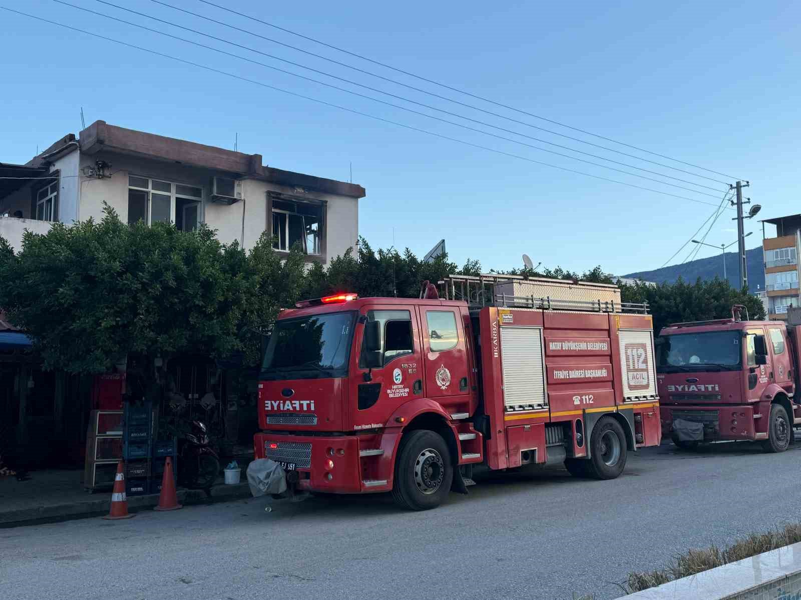 mustakil ev alevlere teslim oldu 0 99XHlNGk