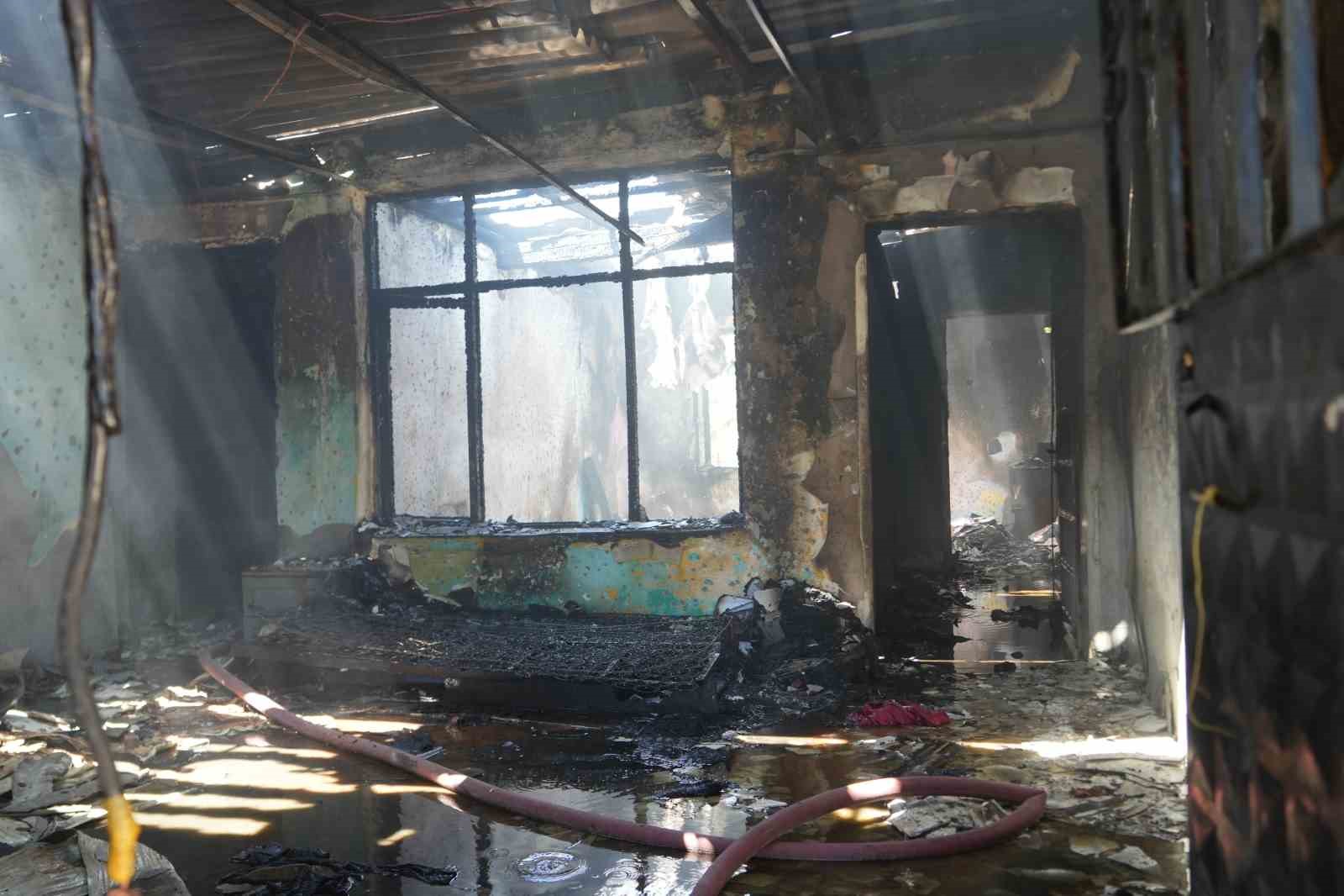 mustakil evde cikan yangin bitisikteki evlere sicramadan sonduruldu 1 CzQ6MQiq
