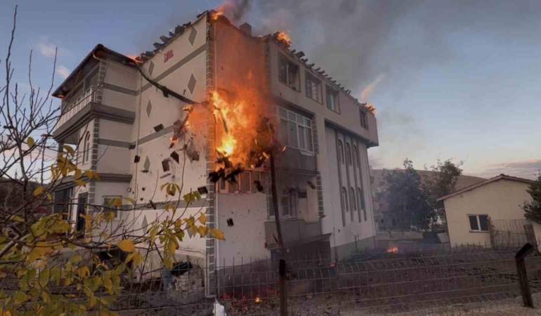 mustakil-evde-cikan-yangin-panige-neden-oldu-qkYAJbgg.jpg