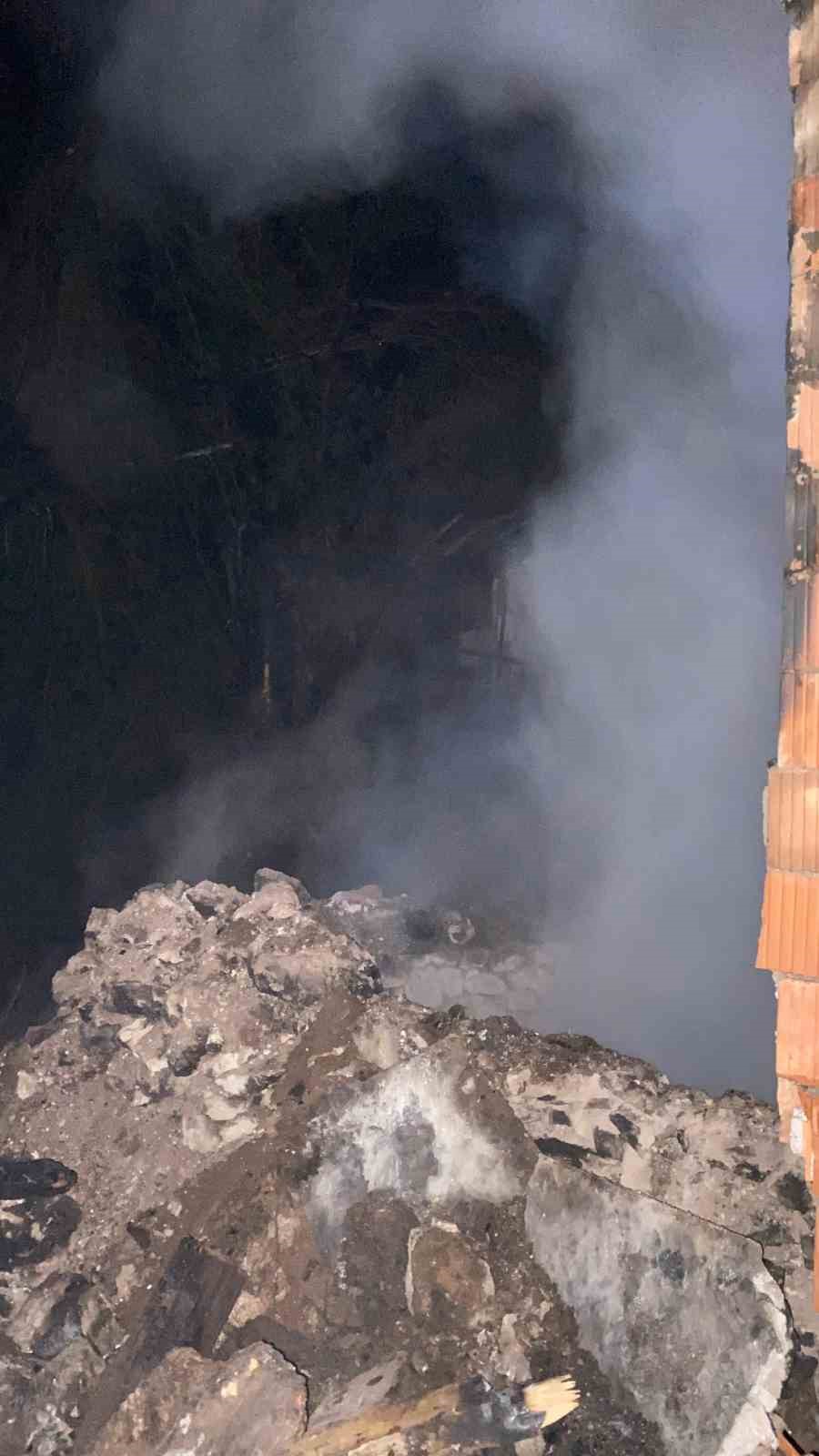 mustakil evde cikan yanginda yasli kadin yaralandi 1 Gmn6ulSY