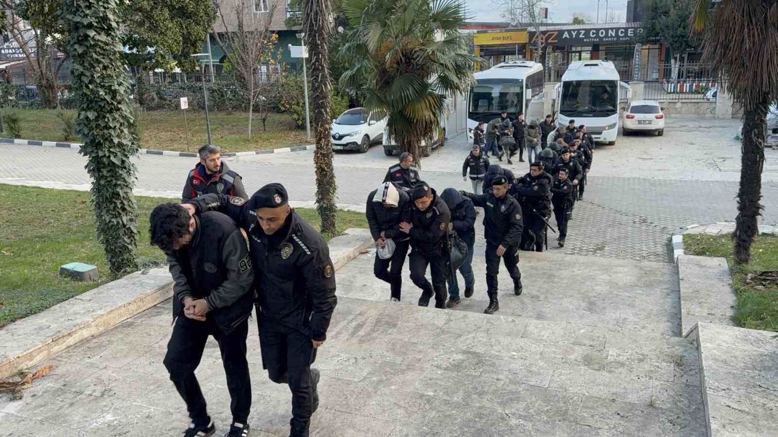 mustehcenlik operasyonunda 17 kisi daha adliyeye sevk edildi 0 ULrS3ZEb
