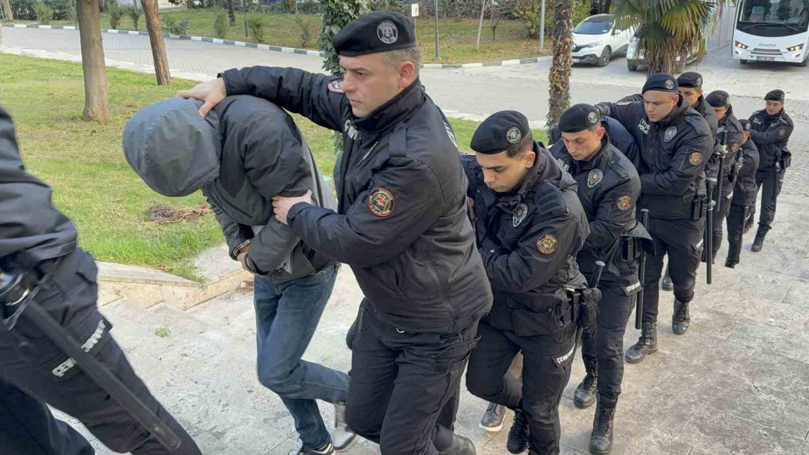 mustehcenlik operasyonunda 17 kisi daha adliyeye sevk edildi 6 ZfA5PiRd